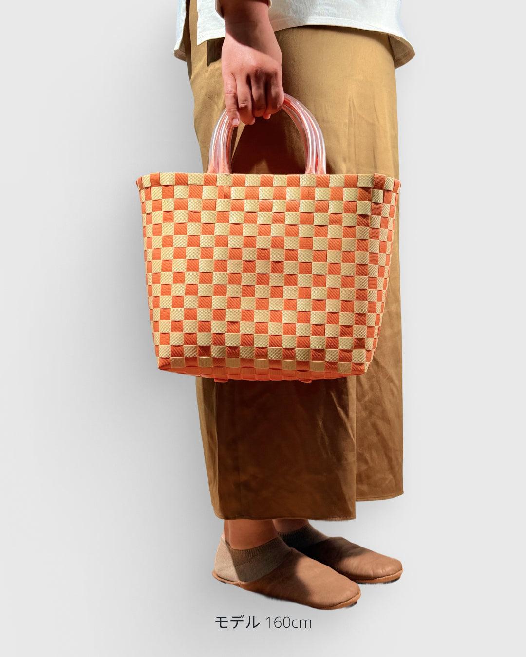 ベージュ オレンジ エンボス ハンドバッグ M