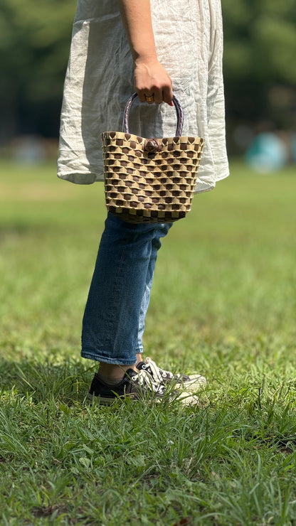 ピンク ベージュ エンボス ミニ ハンドバッグ