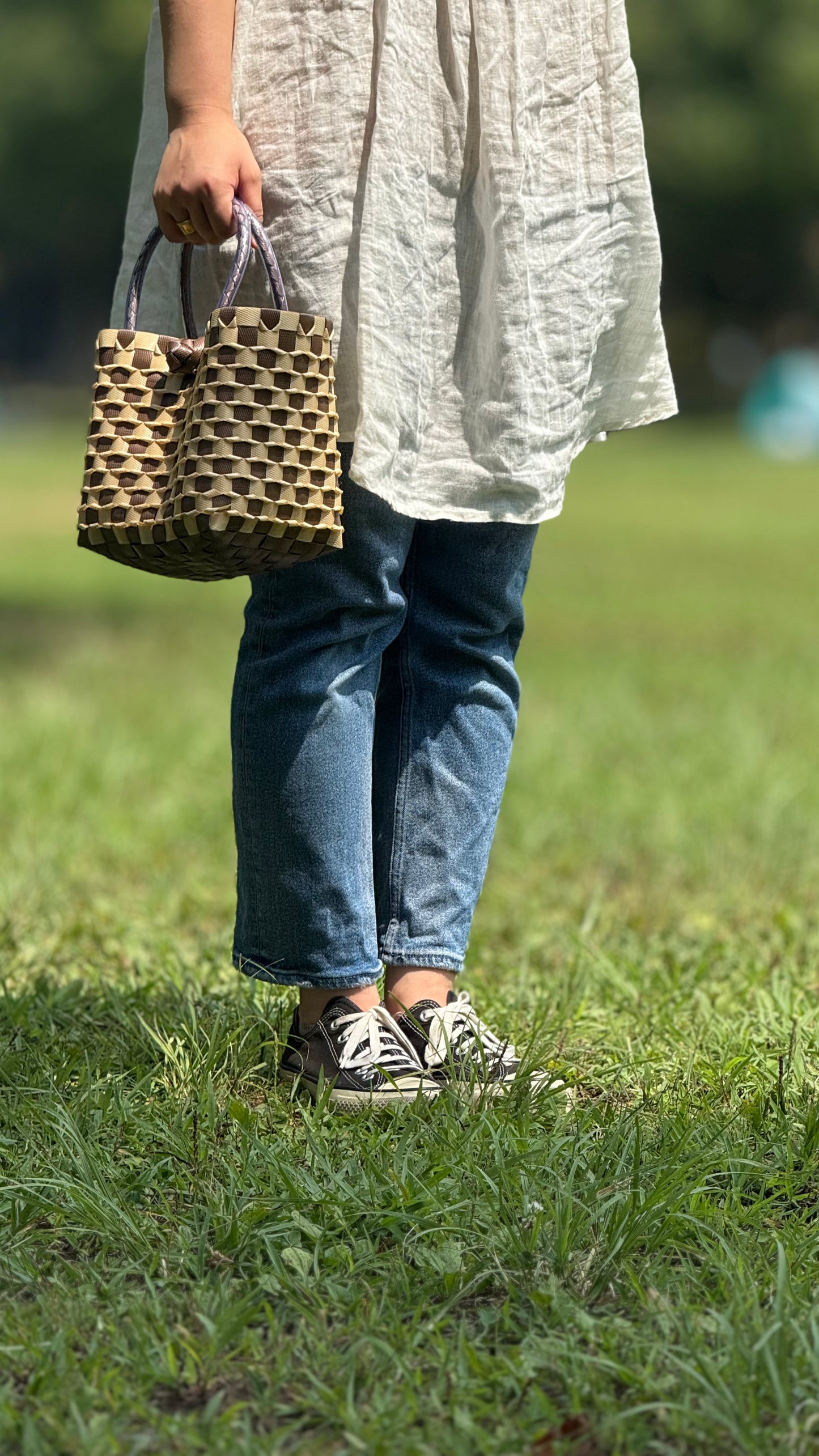 グリーン ベージュ エンボス ミニ ハンドバッグ