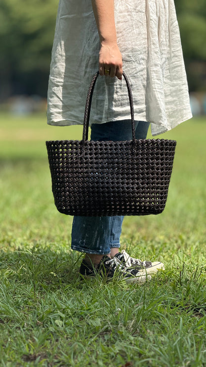 ブラウン ペティ ハンドバッグ