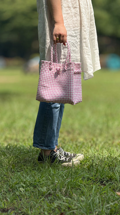 ホワイト ブルー ミニハンドバッグ