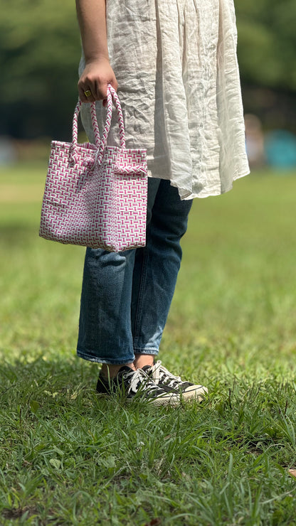 ホワイト ブルー ミニハンドバッグ