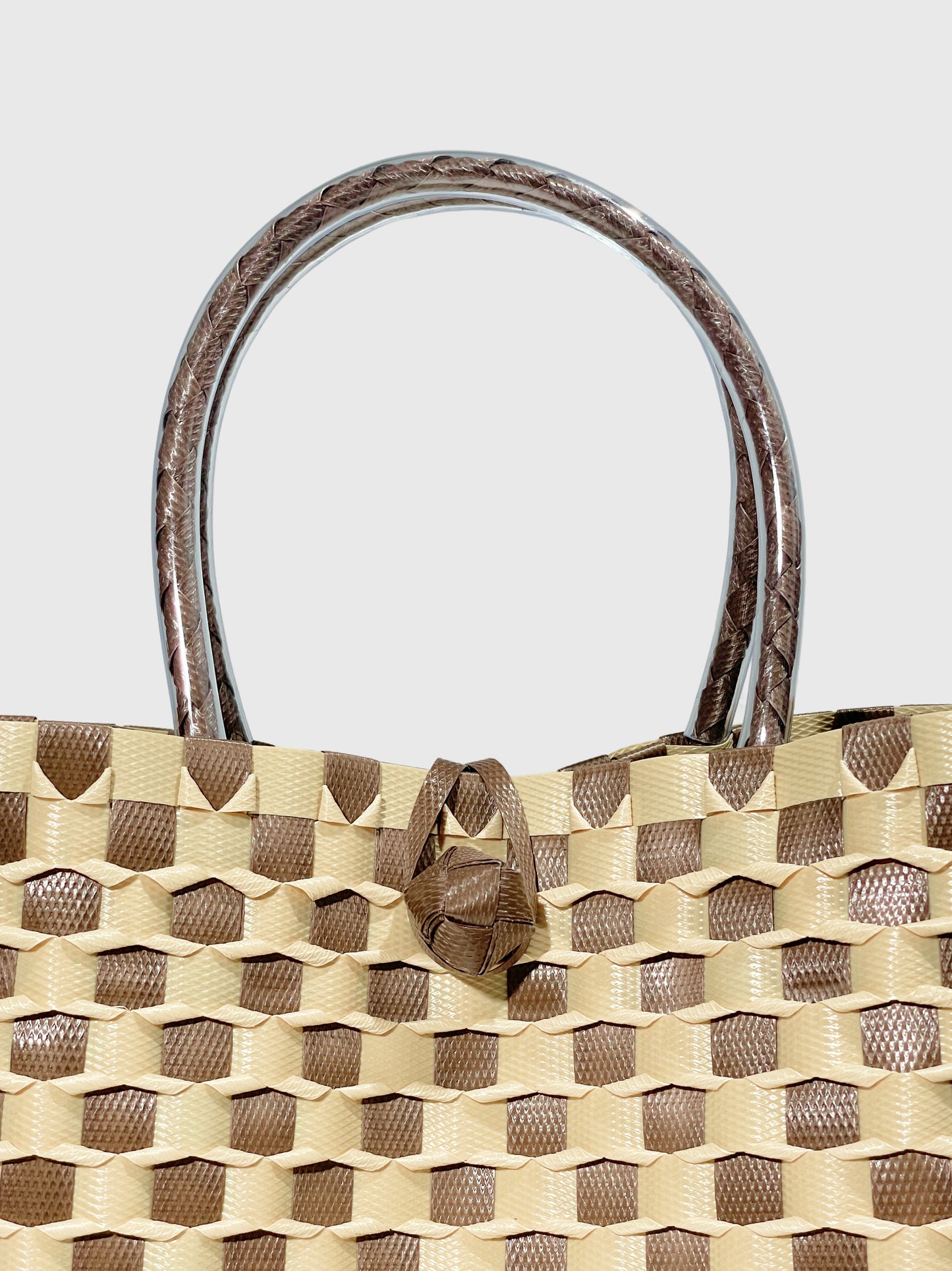 ブラウン ベージュ エンボス ハンドバッグ