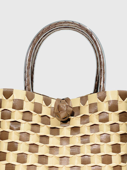 ブラウン ベージュ エンボス ミニ ハンドバッグ