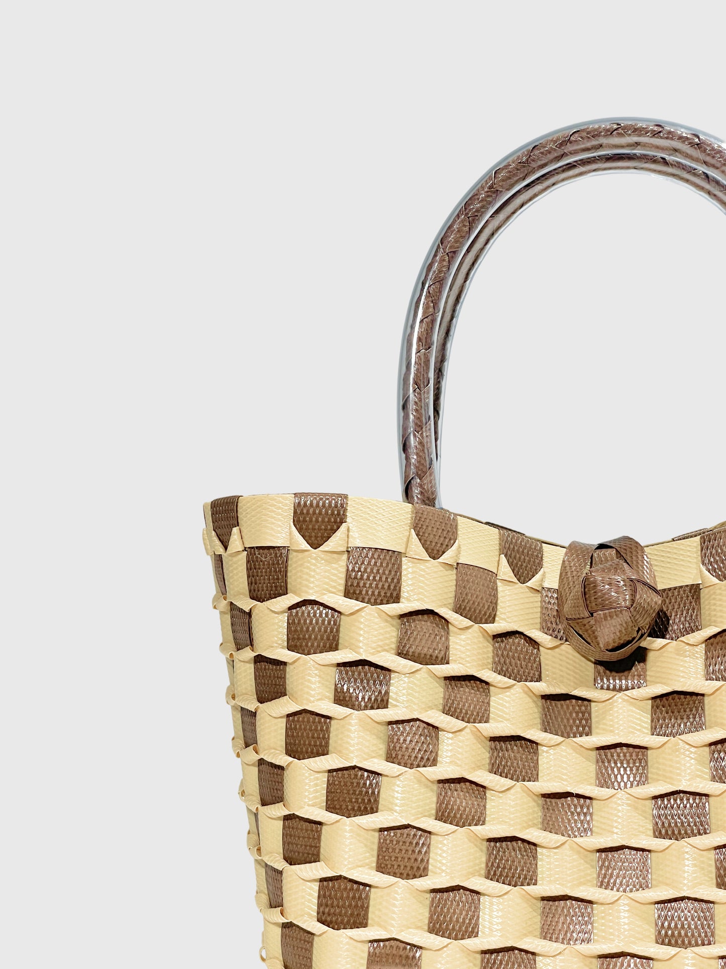 ブラウン ベージュ エンボス ミニ ハンドバッグ